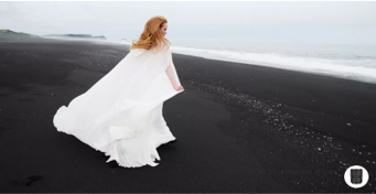 Canon RF 24-105mm f/4 L IS USM – γυναίκα με λευκό φόρεμα στην ακτή